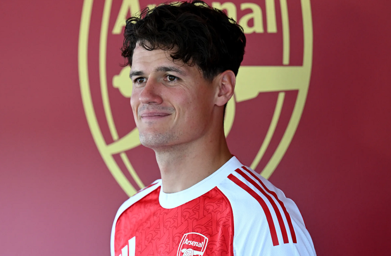 Ajax quay xe sang Norgaard sau khi MU đóng sập cửa vụ Ugarte